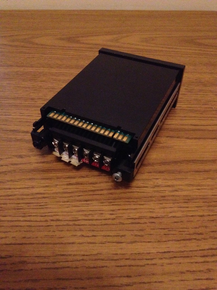 NEWPORT ELECTRONICS Q2001G CR6 CONTROLLER