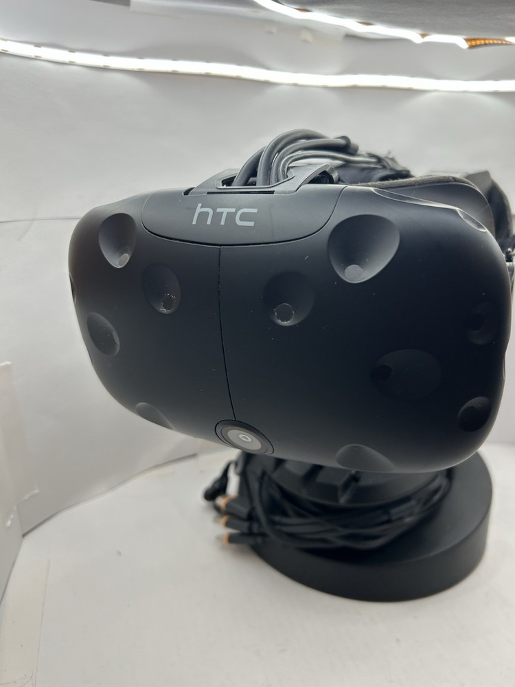 HTC Vive Virtual Reality Headset OPJT100 Only With Stand - TESTED