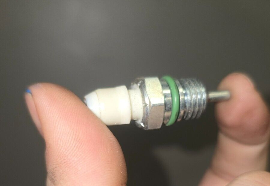 AirSource Freon Sensor For Navistars - MEI-1400