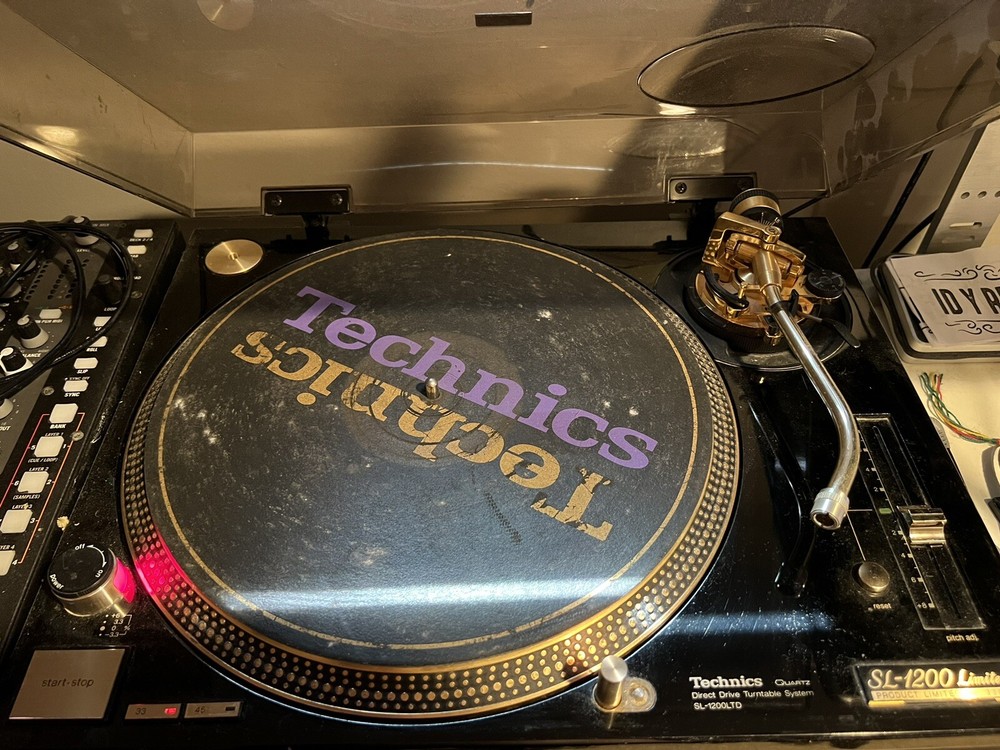 2 Téchnics 1200 gld