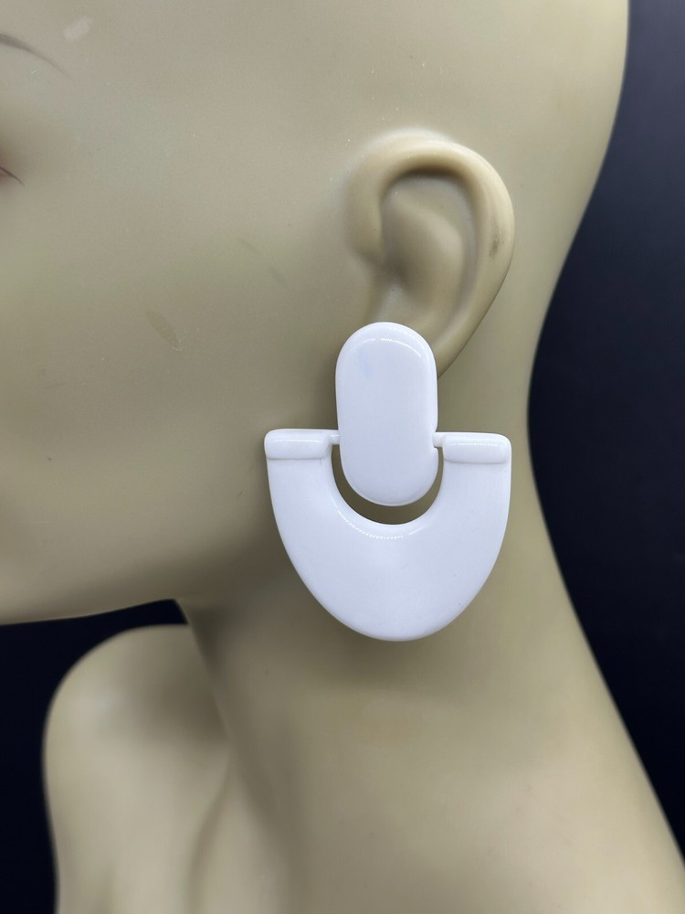 ESTATE WHITE PLASTIC STATEMENT ART DECO POST EARRINGS