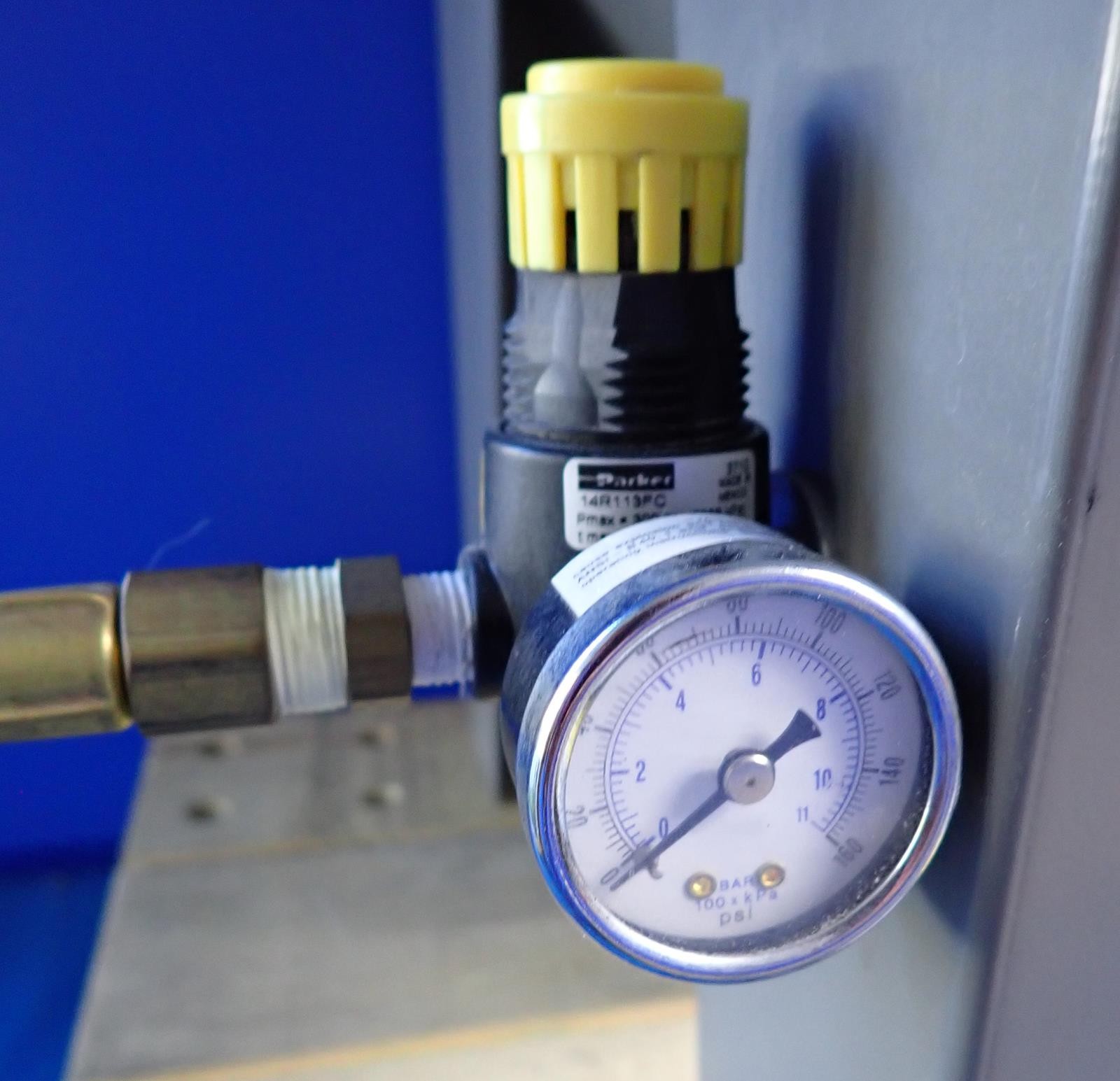 ECONOLINE 101691G-A Mini Bench Abrasive Blast Cabinet