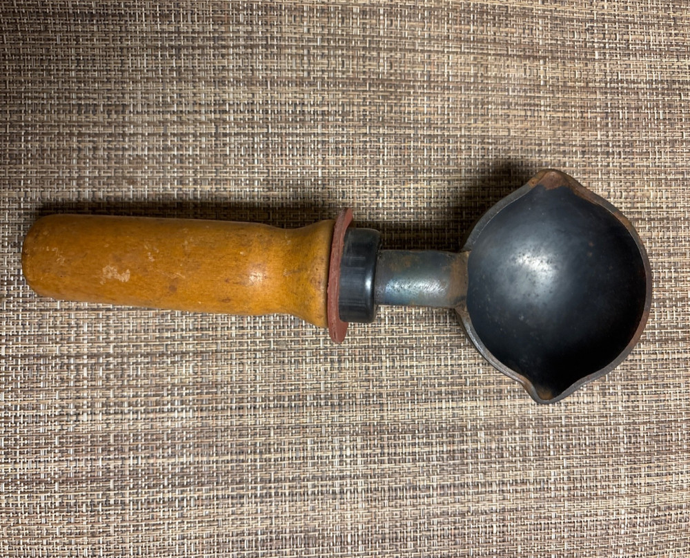 Unique Mfg. Co. Lead Casting Dipper / Ladle Reloading Sinker Jig Making