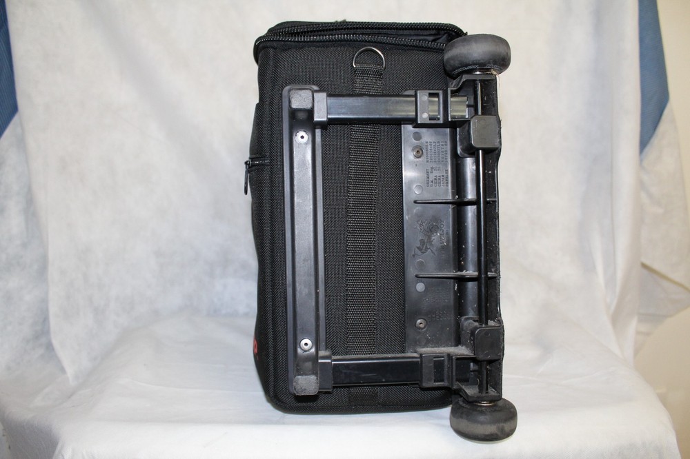 SHARP NOTEVISION M20X DIGITAL VIDEO PROJECTOR WITH REMOTE AND CARING CASE