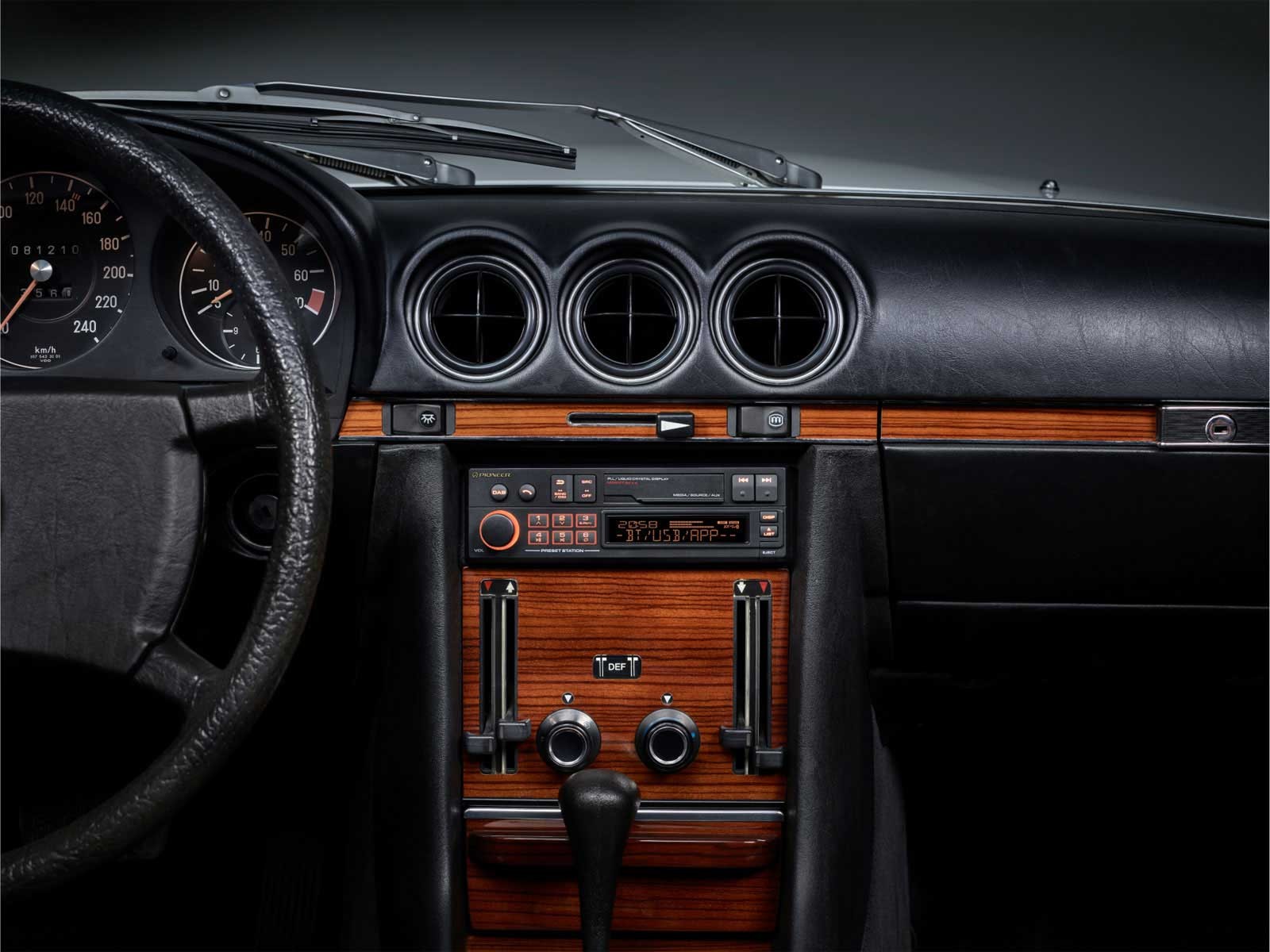 Pioneer SXT-C10PS MP3 Car Stereo DAB Bluetooth USB iPod AUX-IN