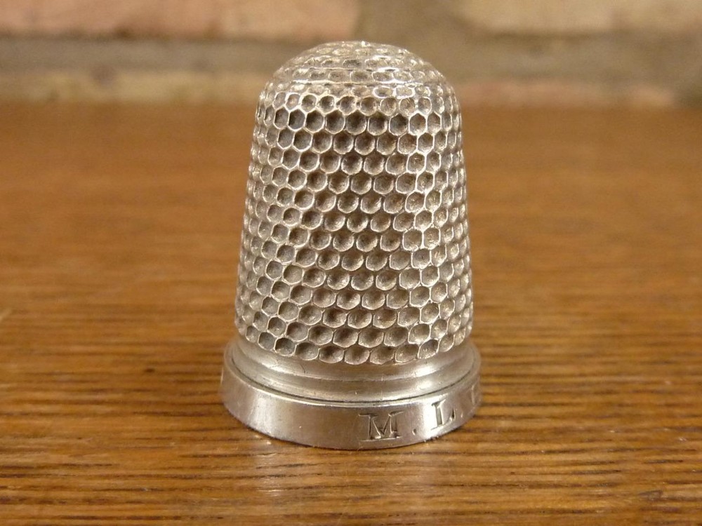 A nice Antique Thimble Hallmarked silver Chester 1899