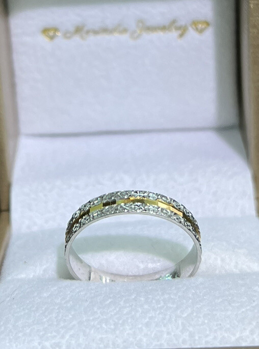 925 Pure Solid Silver Shiny Band Lady Ring. Multiple Size
