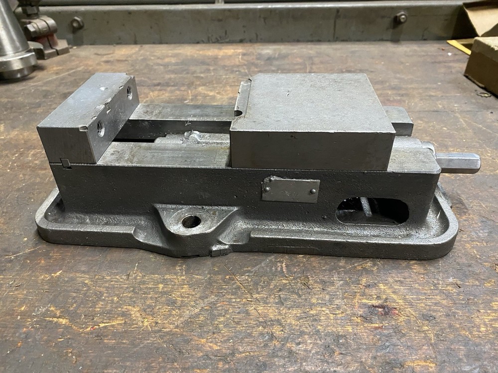 KURT ANGLOCK 4" MILLING MACHINE VISE D40,