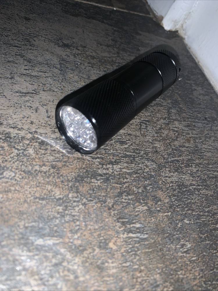 UV Flashlights Compact 4 Pc New In Boxes 4 Pack x4 aaa Batteries LED