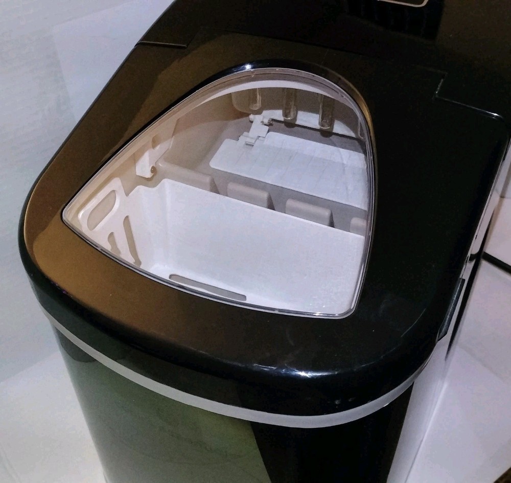 COOK'S ESSENTIALS 26 lbs Portable Compact Ice Machine - Black