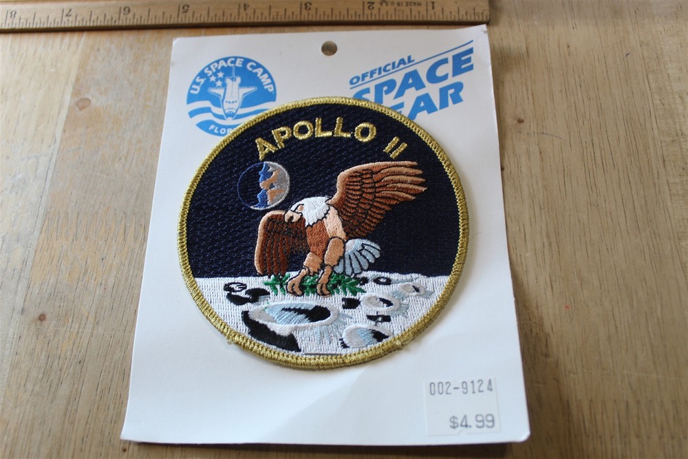 APOLLO 11 SPACE PATCH LARGE SPACE GEAR PATCH ON ORIGINAL CARD