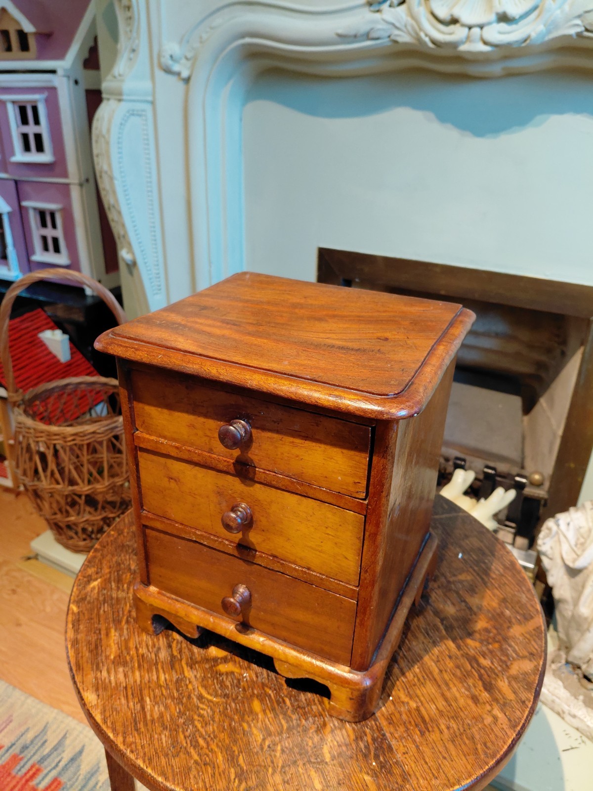 A Victorian Apprentice Piece Chest Of Drawers, Desktop 3 Drawers In Mahogany.