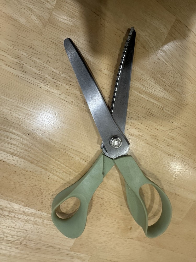 Fiskars Pinking Shears Zig Zag Fabric Scissors