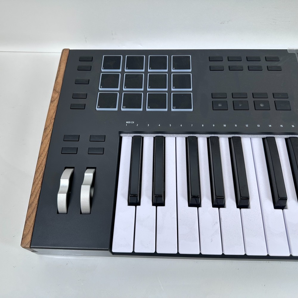 Arturia KeyLab 61 MK3 MIDI Keyboard Controller; AS-IS