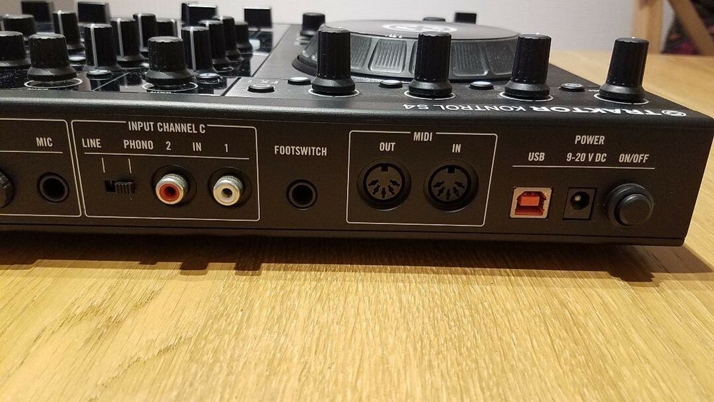 Native Instruments Traktor Kontrol S4 MK1 DJ Controller USED