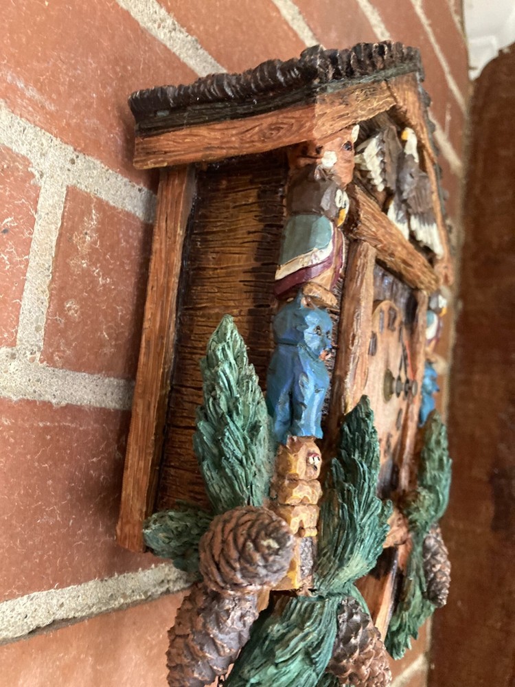 WMG 2005 Rustic FREEDOM Eagle Cuckoo quartz Chime Clock with pinecones