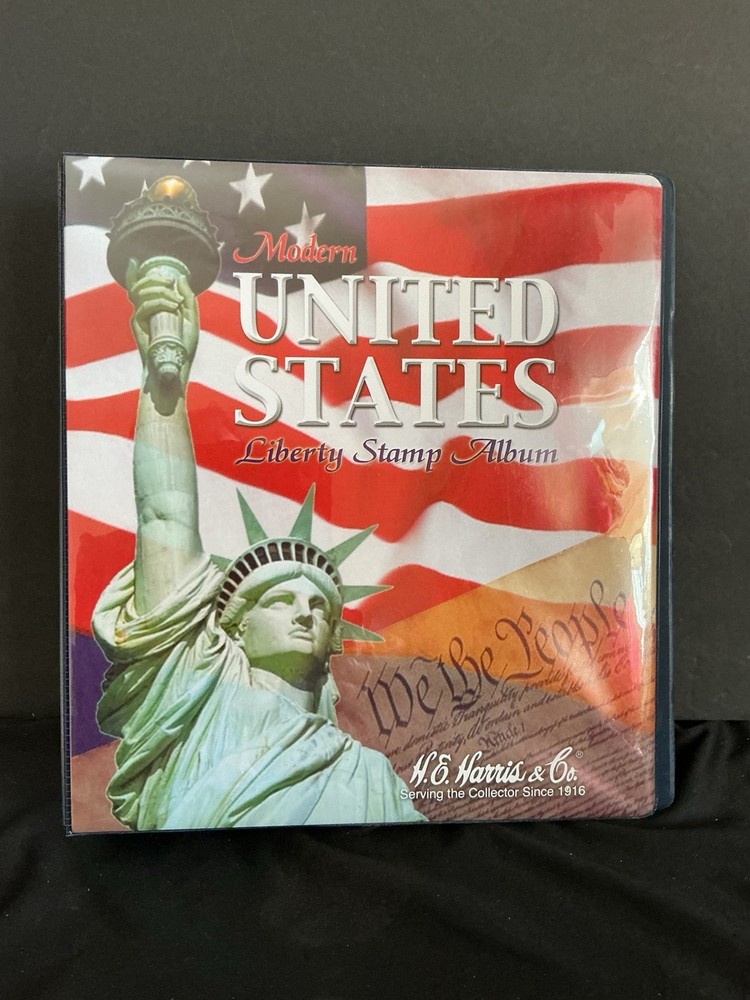 H E Harris United States 3 Ring Binder / Mint