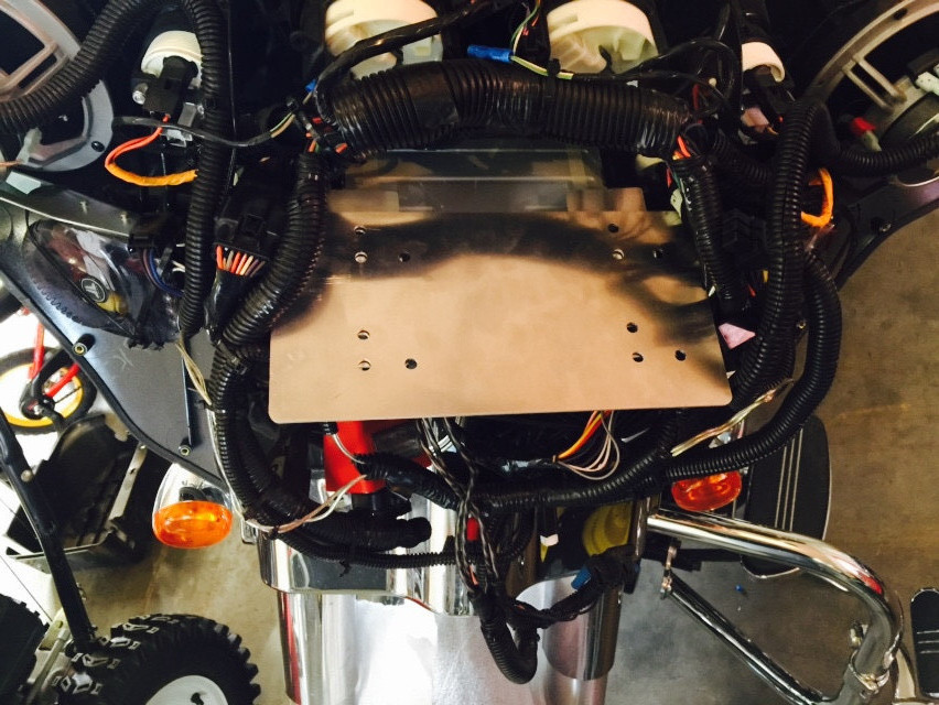 2008 - 2013 Batwing large amplifier mounting kit Harley Street Glide Diamond