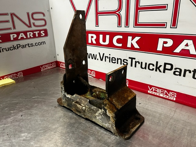PETERBILT 359 TOW BRACKET
