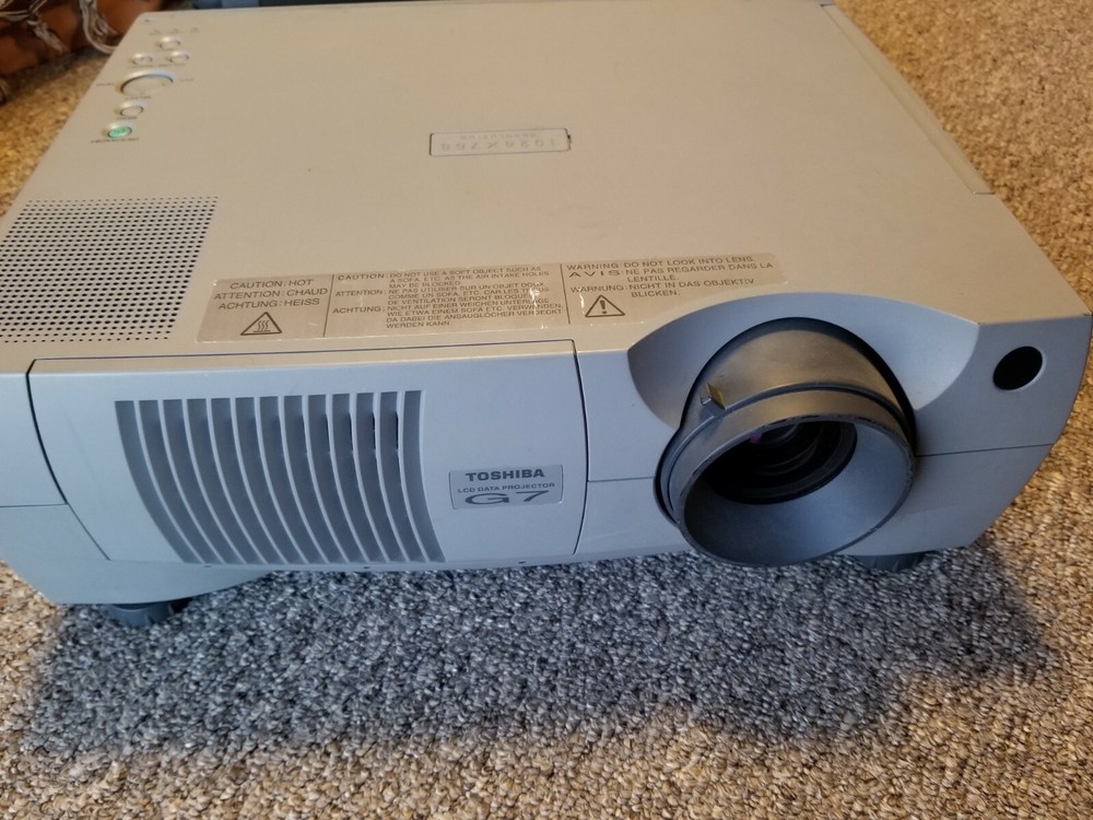 Toshiba G7 LCD Data Projector