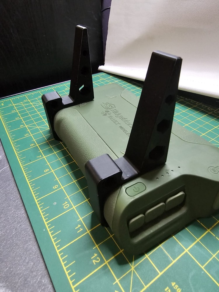 RidgeMonkey Vault C-Smart Wireless Tablet Holder.