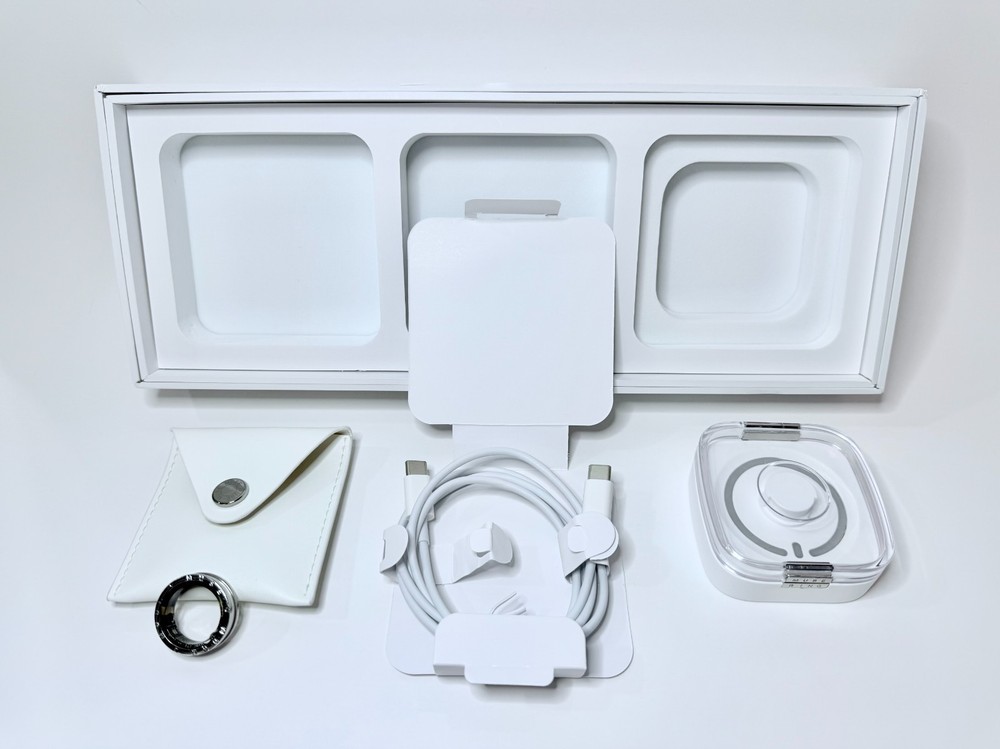 Muse Ring One Smart Ring Titanium &. Ceramic Edition Size 9 - White