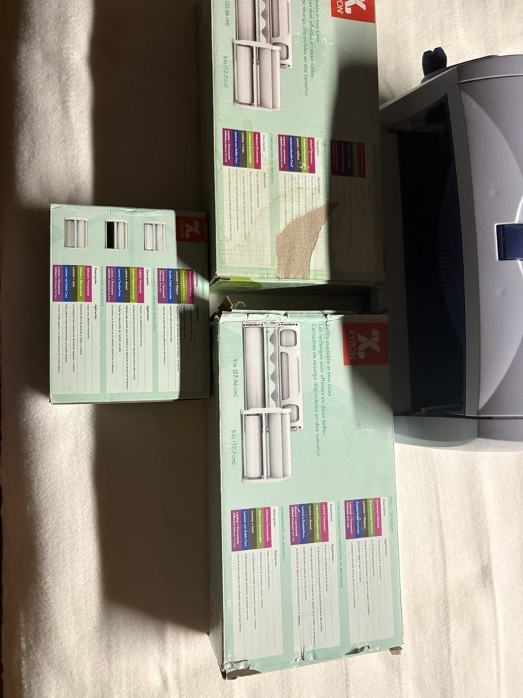 Xyron Model 900 Sticker Magnet Maker Machine.