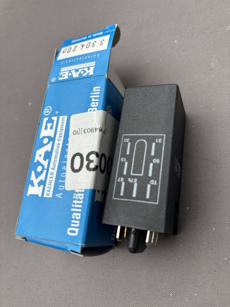 KAE 3304.200 7Pin Fuel Pump RelayCompatible with BMWE23, E24, E28, E30, E32, E34