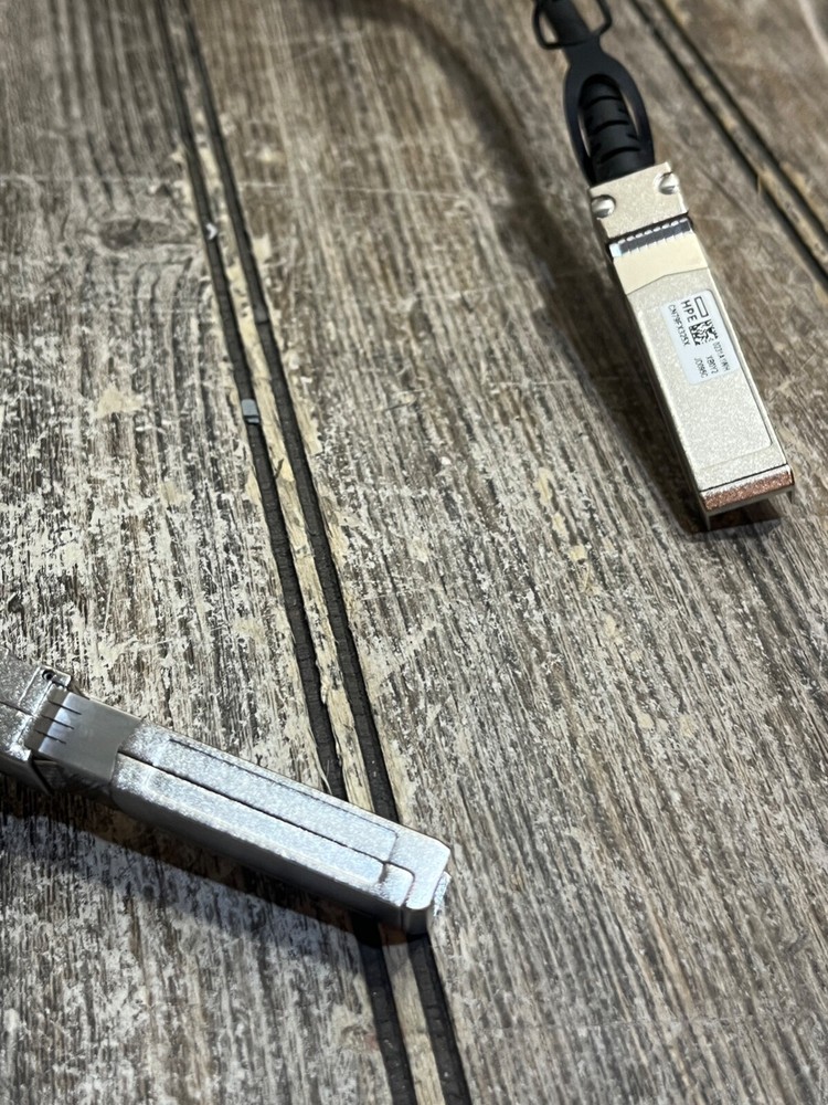 HPE CN79FX325X - 10Gbps-0.65m-SFP+ Cable