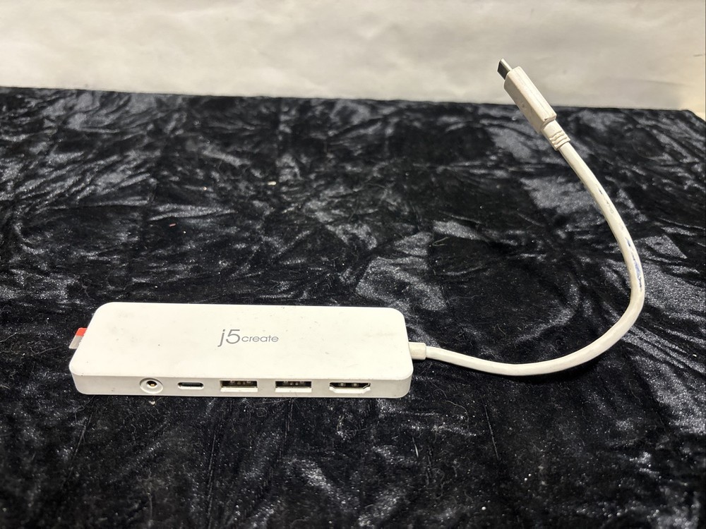 j5create JCD373 MICRO SD/SD USB MIC HDMI Mini POWER IN Dock Adapter