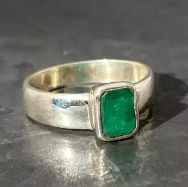 Beautiful Emerald Gemstone Ring 925 Sterling Silver Handmade Vintage Men's Ring