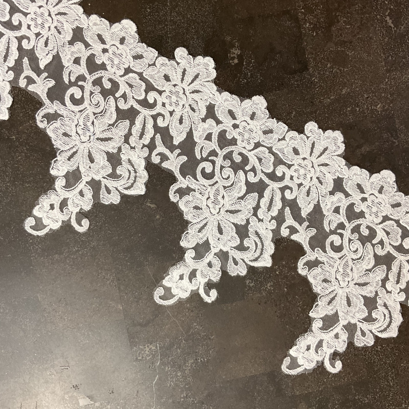 Chantilly lace embroidered bridal sewing trim 4 yards scalloped floral