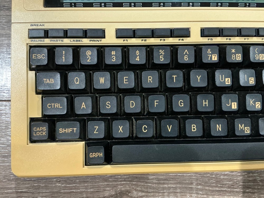 Tandy 102 Portable Computer Working **READ**