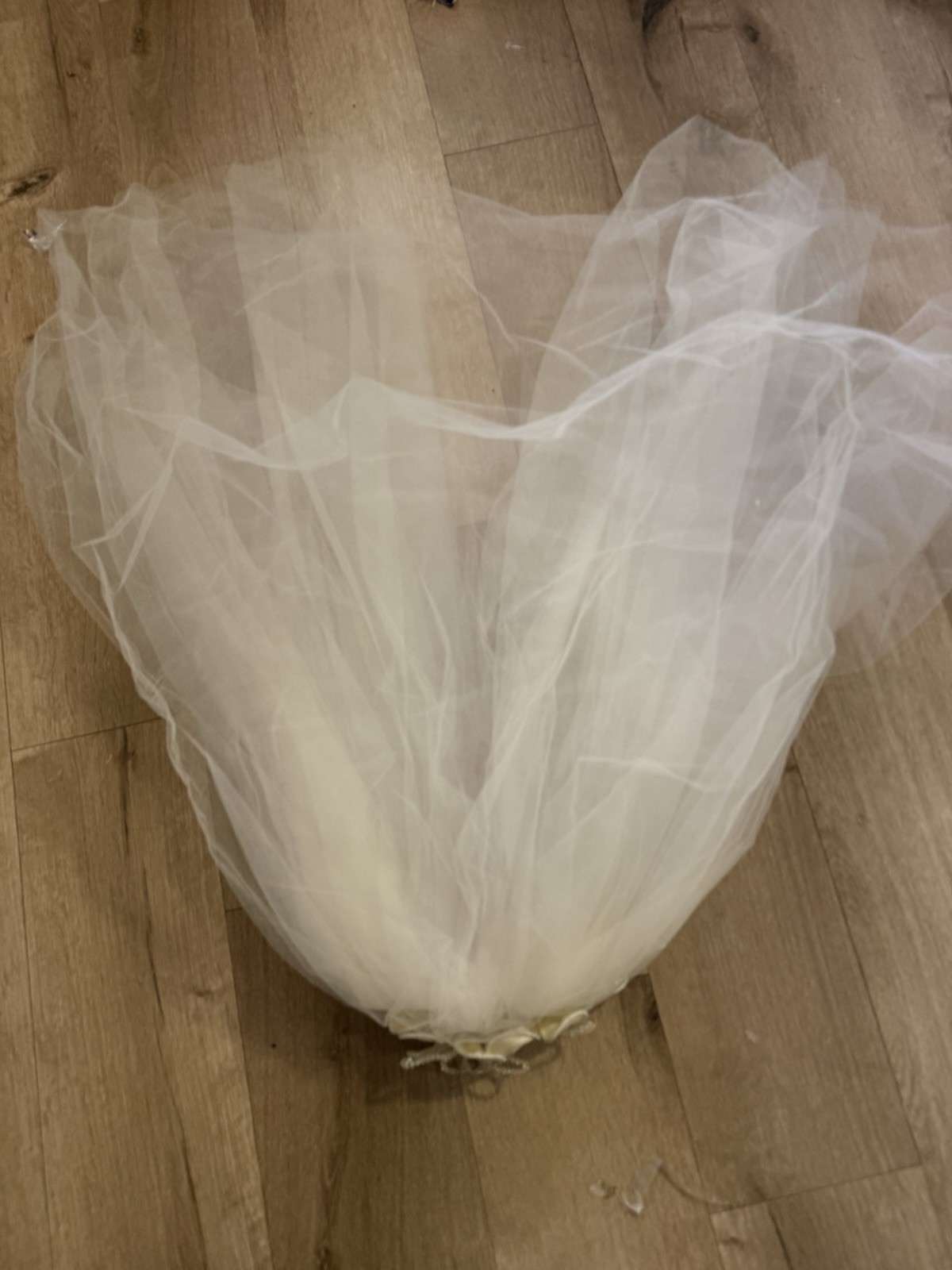 Stunning Crystal Silk Flowers Headpiece Wedding Veil Ivory