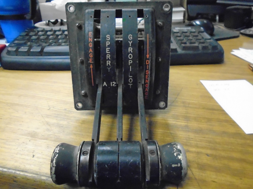 A-12 Gyropilot FLIGHT CONTROLLER 664416-113 Sperry Gyroscope co.