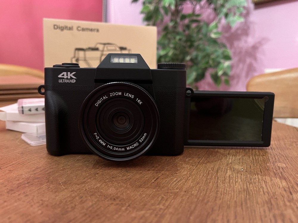 Digital Camera BNIB 2x Battery SD Card