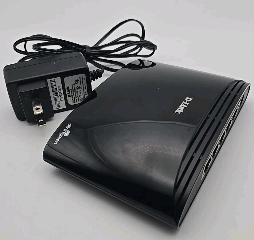 D-Link (DGS-1005G) 5-Ports External Ethernet Switch.