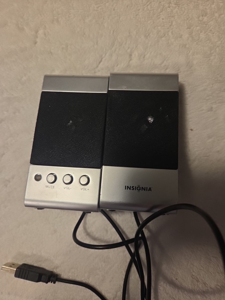 INSIGNIA Nnotebook Computer mini USB Speakers Model NS-NBSPK