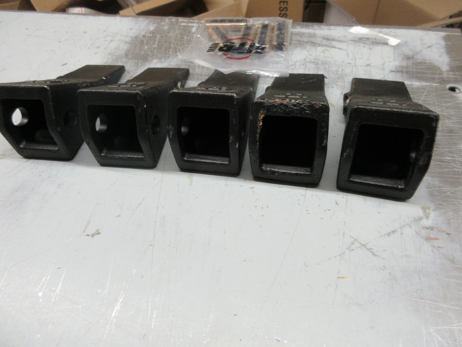 BACKHOE BUCKET TEETH DIGGING TEETH PINS Set 5 23 230 230SP Skidsteer Tooth ITR