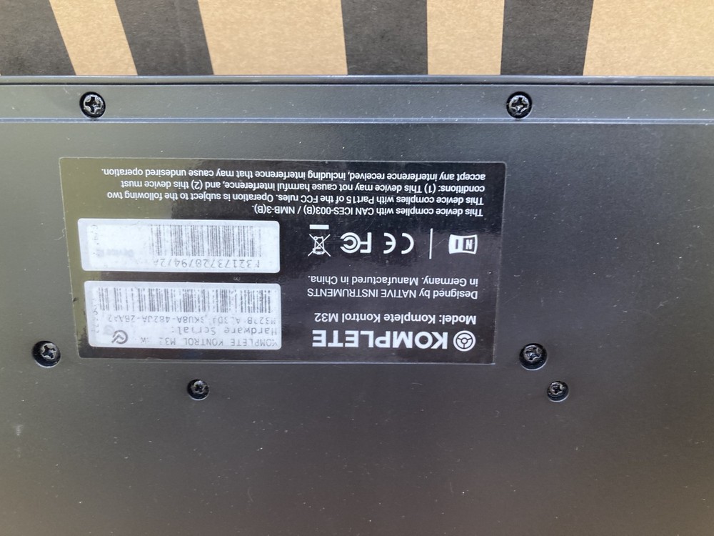 Native Instruments M32 Komplete Kontrol Keyboard Controller