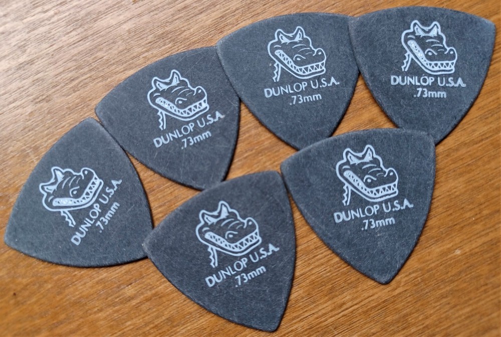 Dunlop Guitar Picks Gator Grip Small Triangle .73mm 6-picks