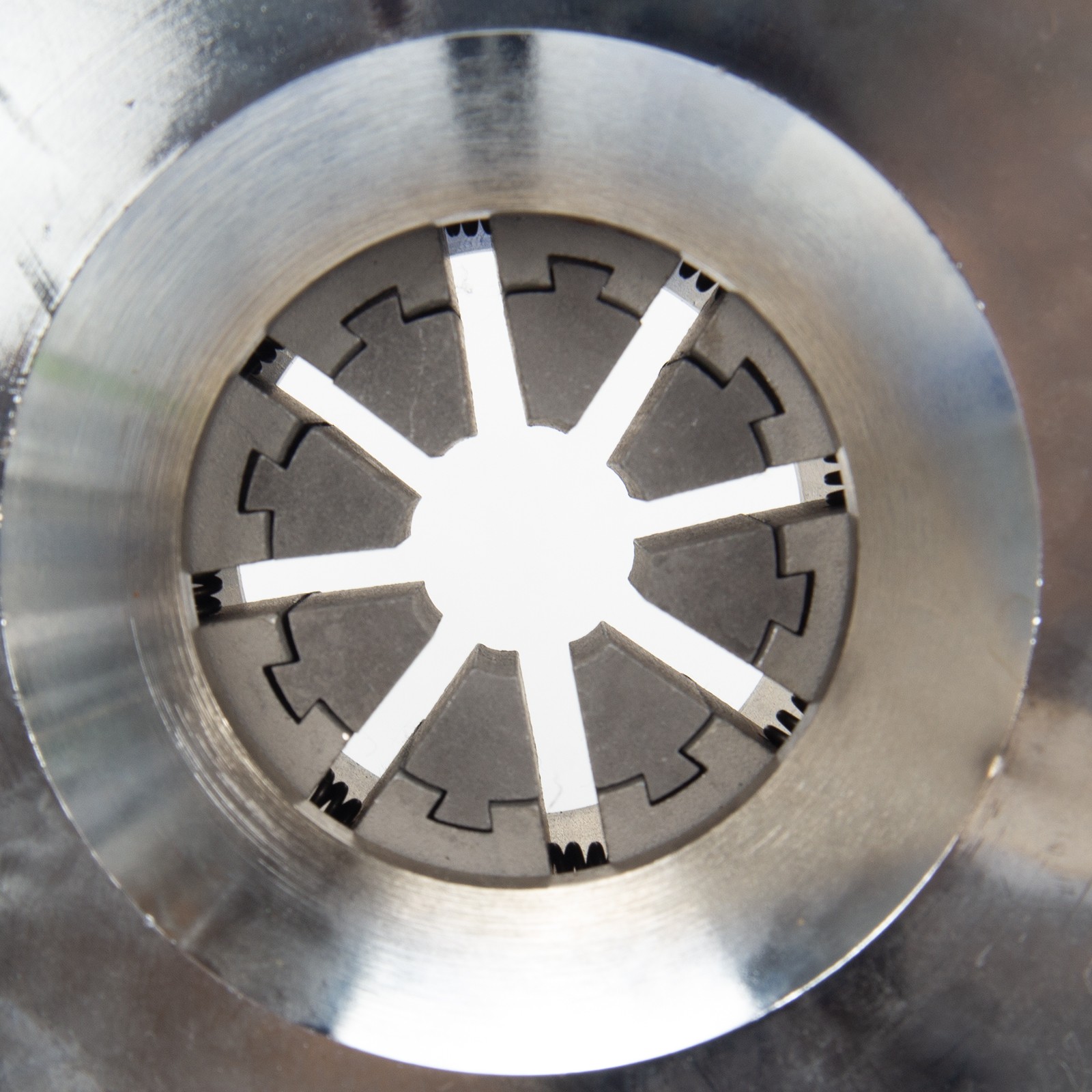 Portable Hydraulic Hose Crimper Pipe Crimping Machine 5600KN With 9 Sets Dies