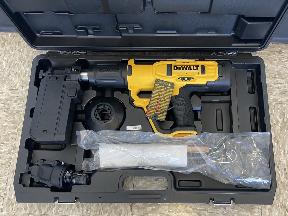 NEW DEWALT DFD270MK Fully-Automatic .27 Caliber Single Shot Powder-Actuated Tool