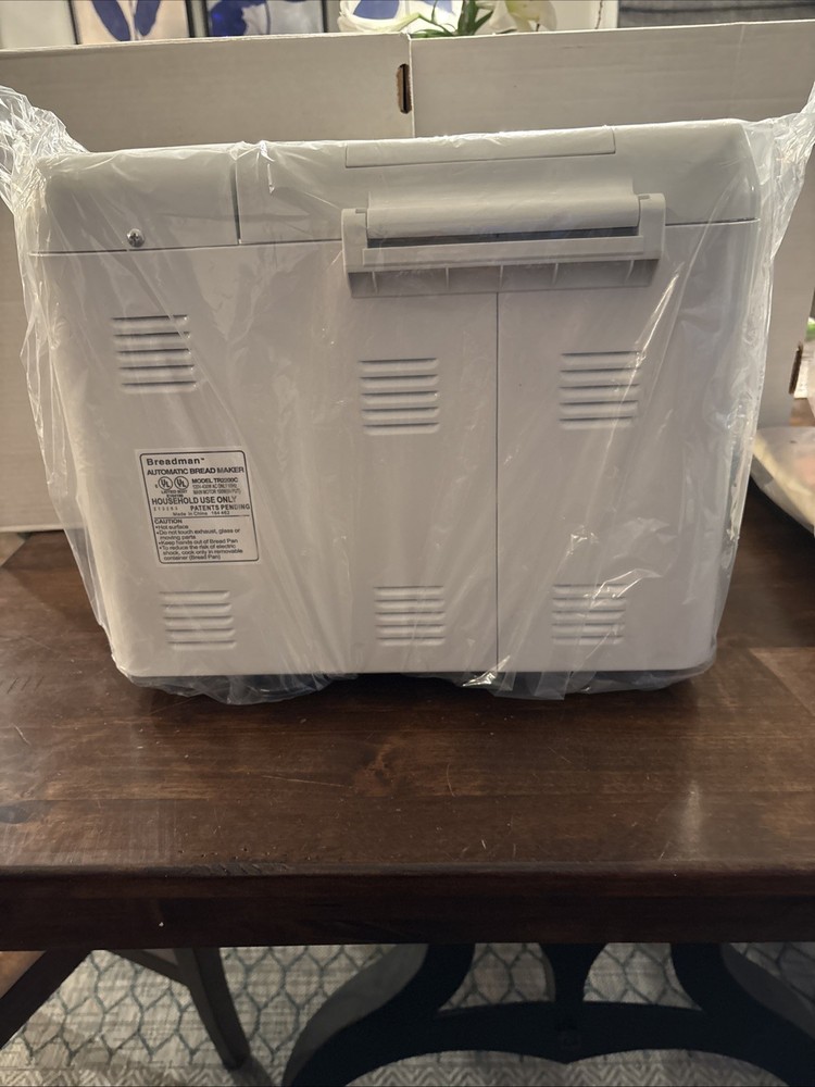 Breadman Ultimate Bread Machine Maker NEW TR2200C Open Box Never Used.