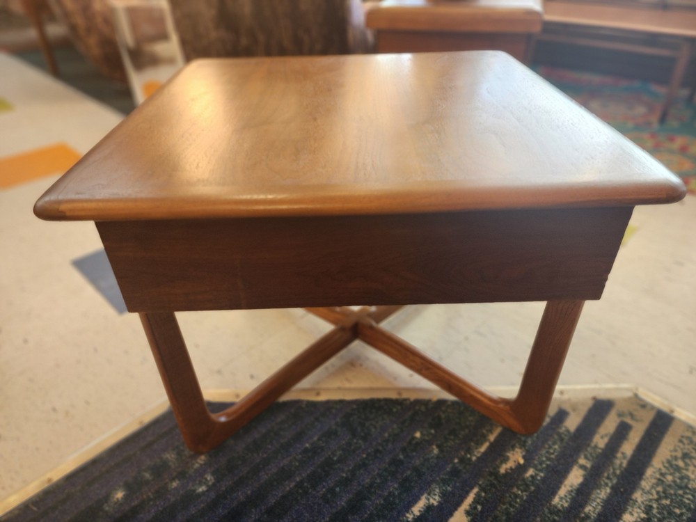 Vintage Single Drawer Lane Side Table/ nightstand.