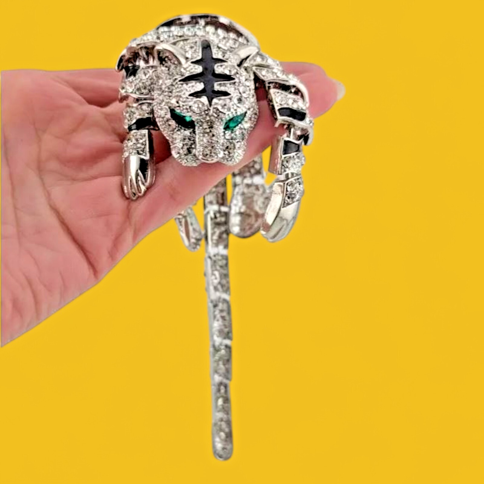 HUGE DRAPING WHITE TIGER SHOULDER BROOCH crystal enamel silvertone panther 7Z