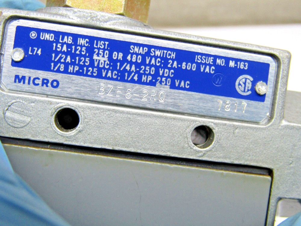 Micro Switch BZE6-2RQ Compact Switch Limit Switch with Alt Base