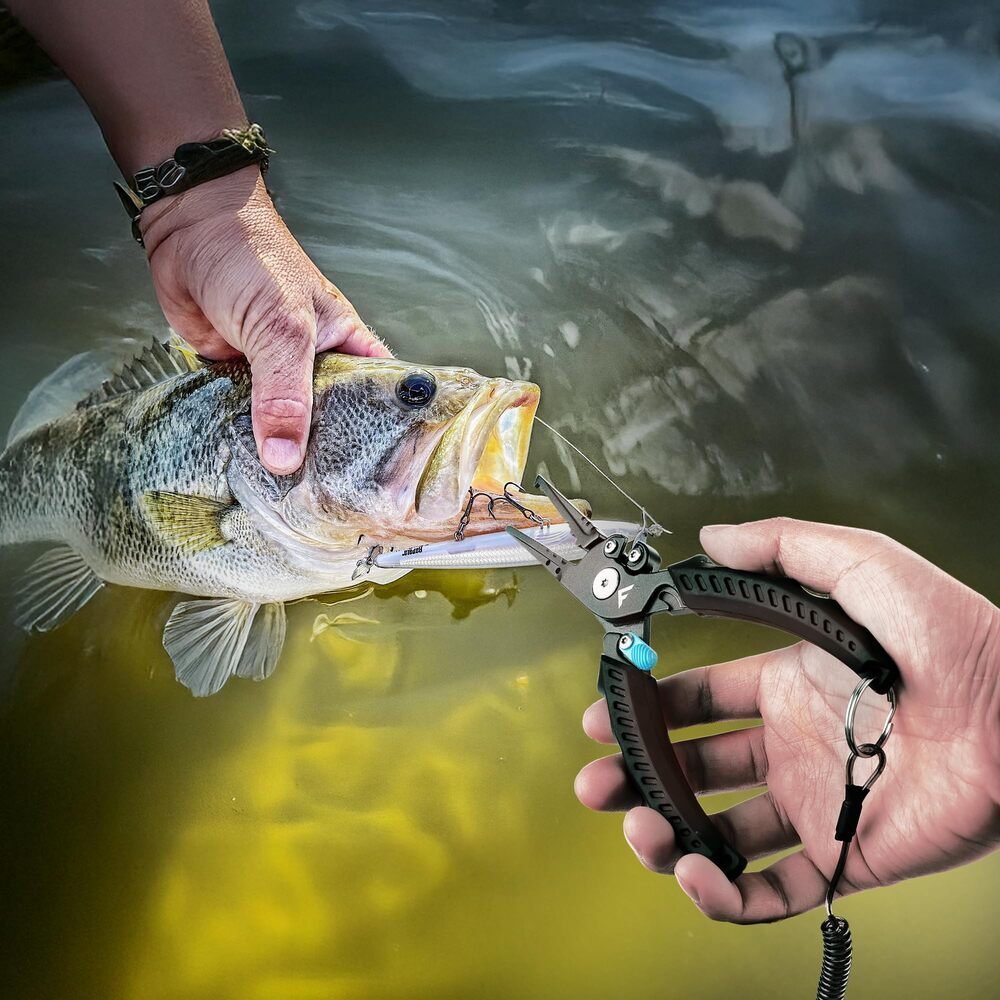 FLISSA 7.5" Fishing Plier Safety Lock Stainless Steel Hook Remover Braid Cutters