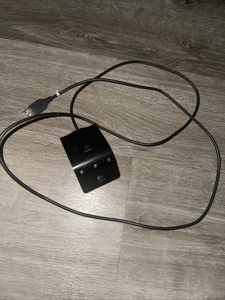 Logitech - C-BT44 - 810-000908 Wireless USB Receiver Only