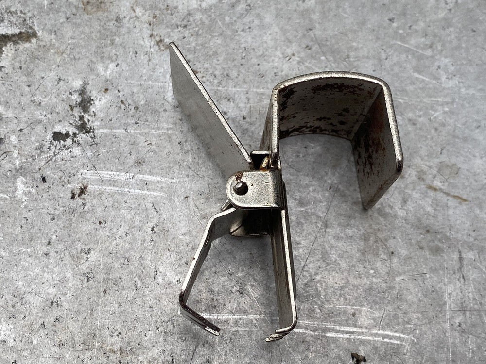 Rug Display Rack Hanging Clips